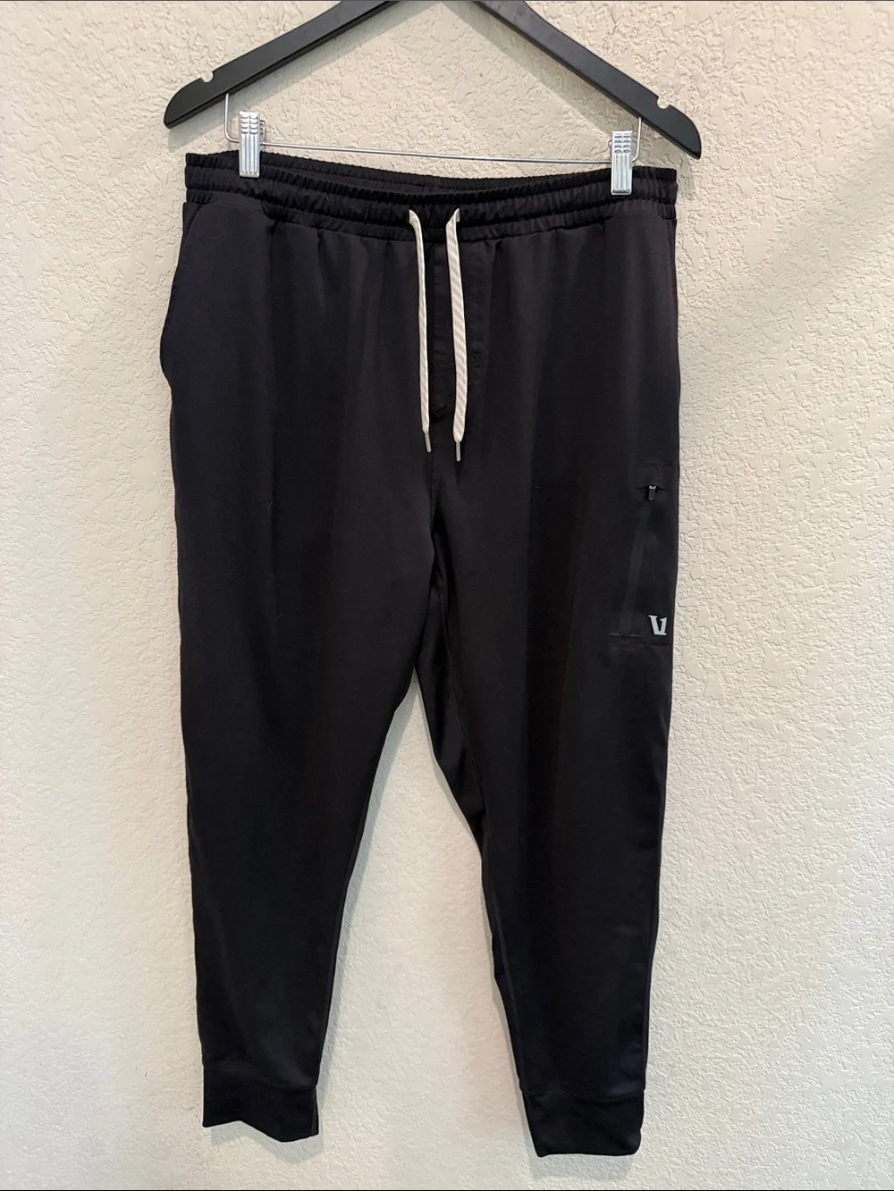 Vuori Men's Black Drawstring Jogger Pants size L